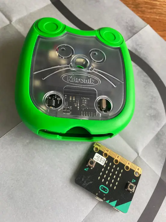 United Siyafunda is excited to introduce the MouseBot to South Africa, a fantastic resource for teaching coding and robotics from Grade 1 to Grade 9!