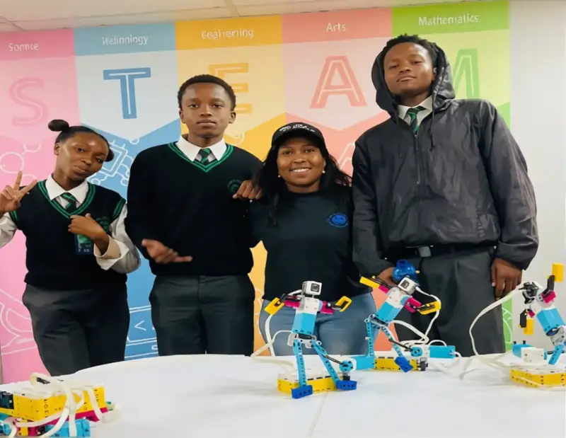 On 31 January, United Siyafunda hosted an educational exposure visit for learners from Kelekitso Combined Primary School in Soweto, introducing them to emerging technologies like 3D printing at the MANCOSA campus.
