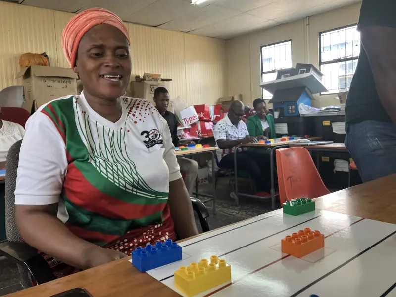 United Siyafunda Strengthens Teacher Training and Robotics Innovation at Kaalfontein Primary School Johannesburg, November 2025. What began a year ago as a teacher training initiative at Kaalfontein Primary School with just 10 educators has grown into a transformative program, with 30 educators now actively participating in coding and robotics workshops.